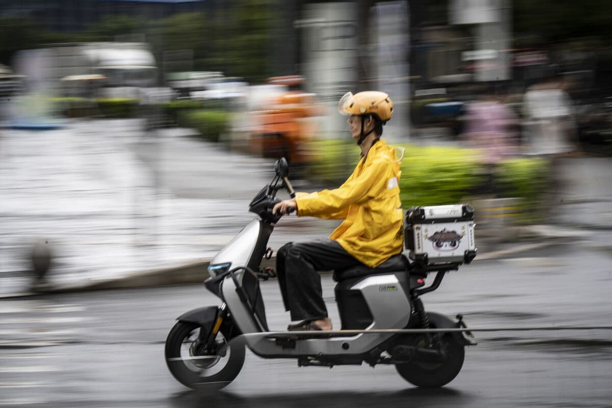 Food-Delivery Firm Meituan Aims to Raise $1 Billion in Bond Sale
