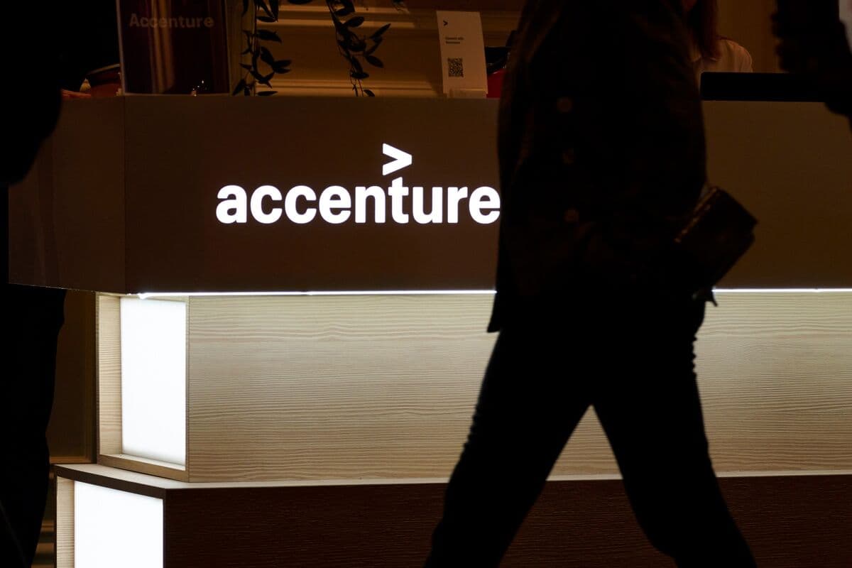 Accenture Targets Accelerating Growth Backed by AI, Deals