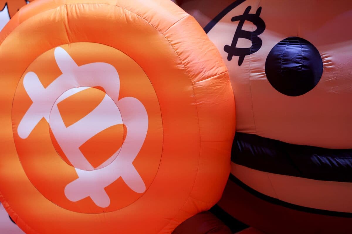 Bitcoin Dips Below $80,000 as AI-Related Market Selloff Deepens