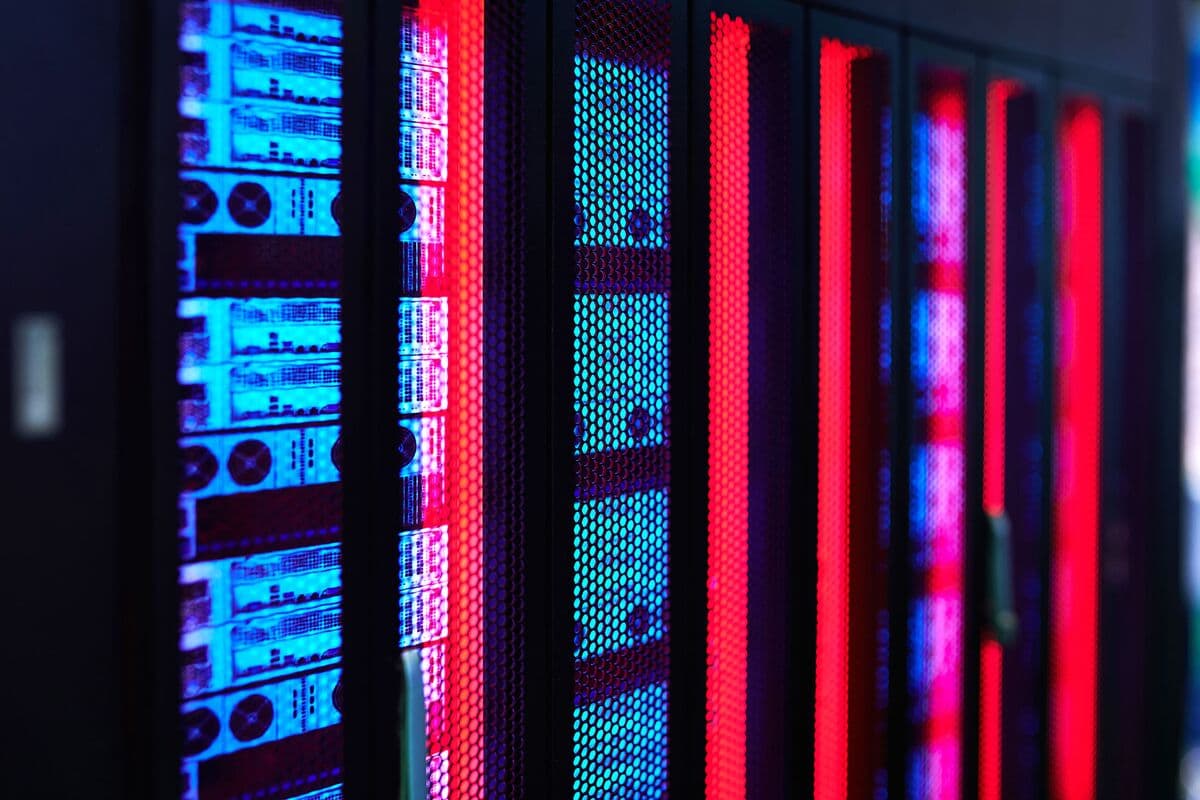 UK Vows £100 Million for Biosecurity Lab With OpenAI, Anthropic