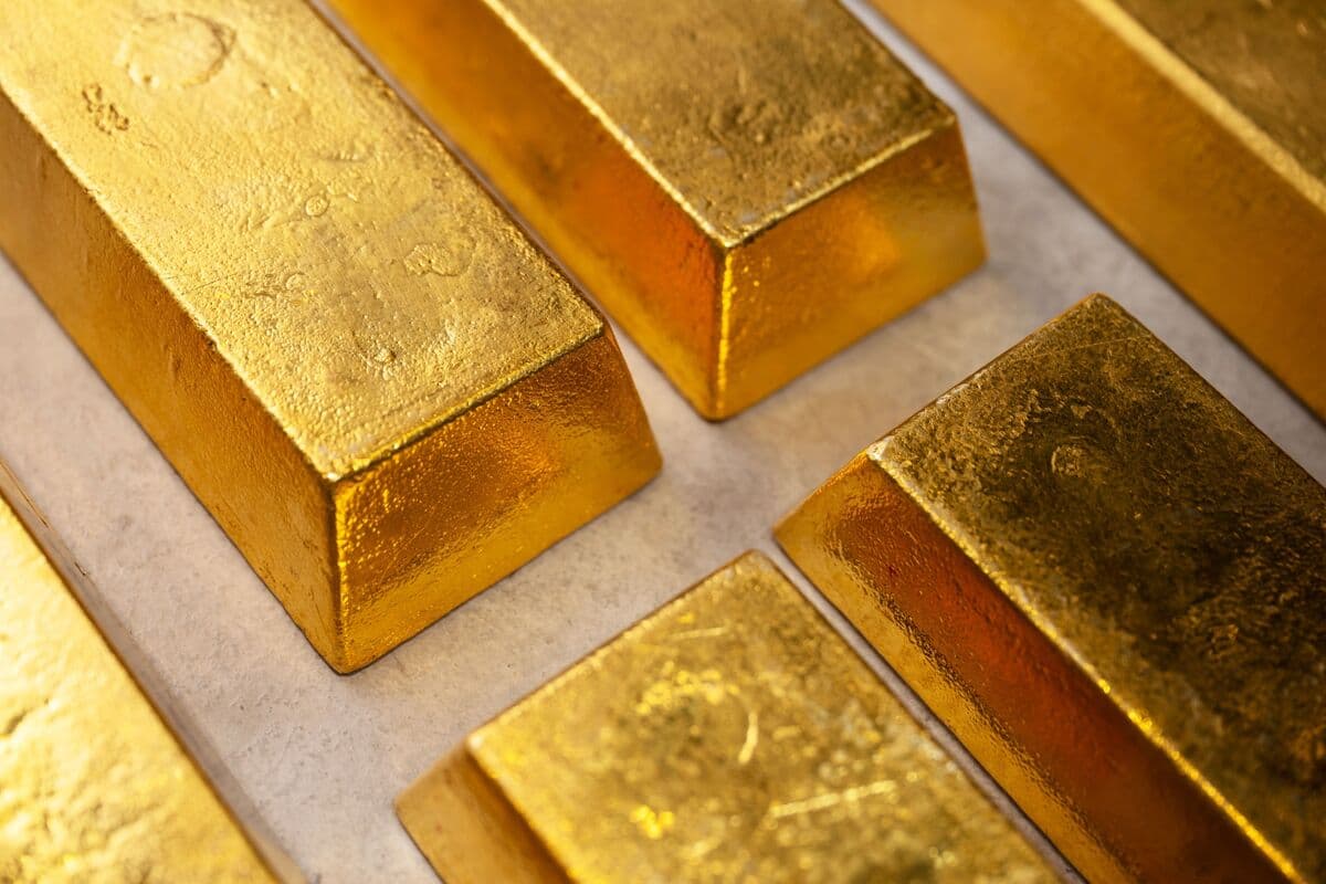 Gold Holds Above $4,000 as Traders Look to Fed Rate Decision