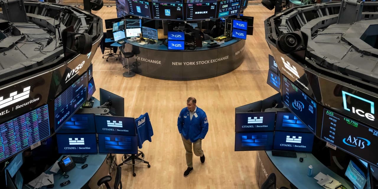 Stocks, Pulled in Two Directions, Fall to End Volatile Week